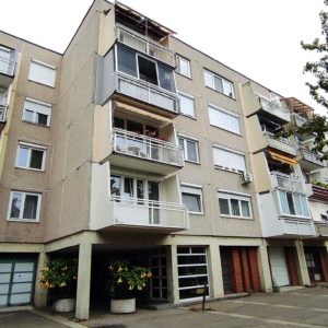 Kiskunhalas belvárosi 1.emeleti , erkélyes panel lakás eladó