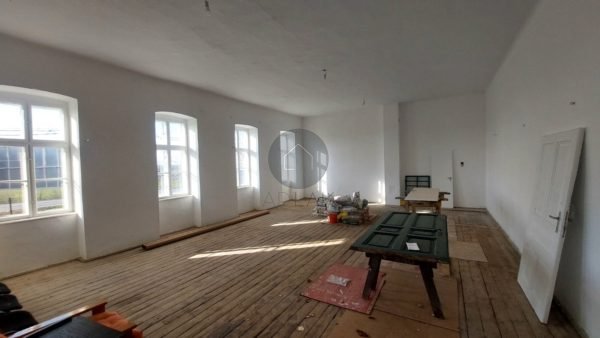 Tompán volt iskolaépület eladó - Image 19