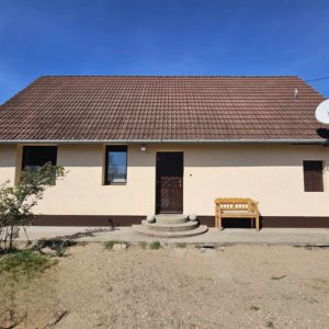 Kiskunhalas, Kertvárosi részén teljeskörűen felújított családi ház BERENDEZÉSSEL EGYÜTT eladó