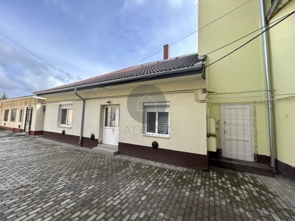 Kiskunhalas Bethlen Gábor téren földszinti lakás eladó