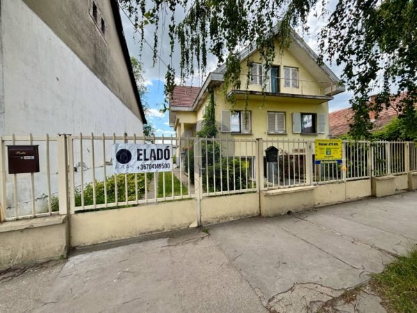 Jánoshalma központjában háromszintes családi ház eladó - Image 25