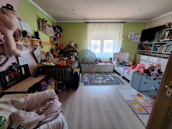 Kisszálláson rendezett családi ház eladó - Image 13